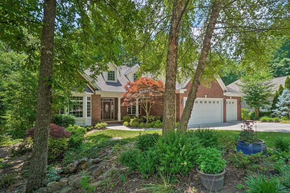 House (5 Bedrooms) | Front of property