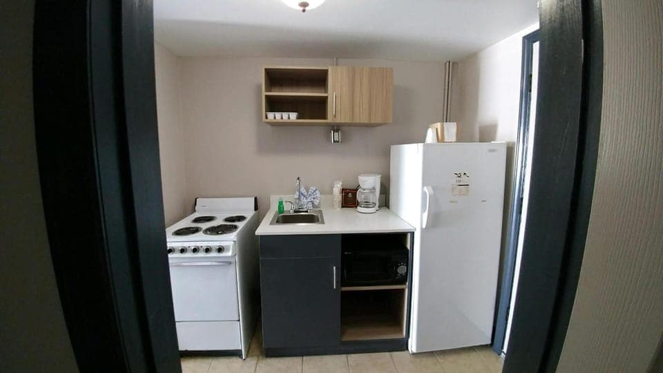 Microwave, coffee/tea maker