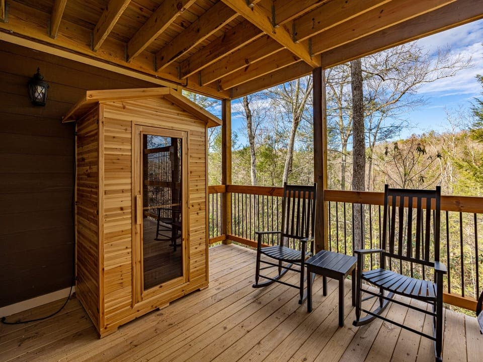 mountain-sunrise-pool-cottage-37