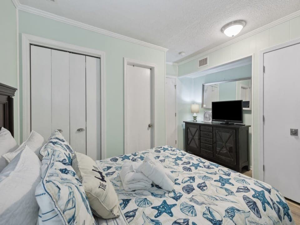Cable channels in the bedroom