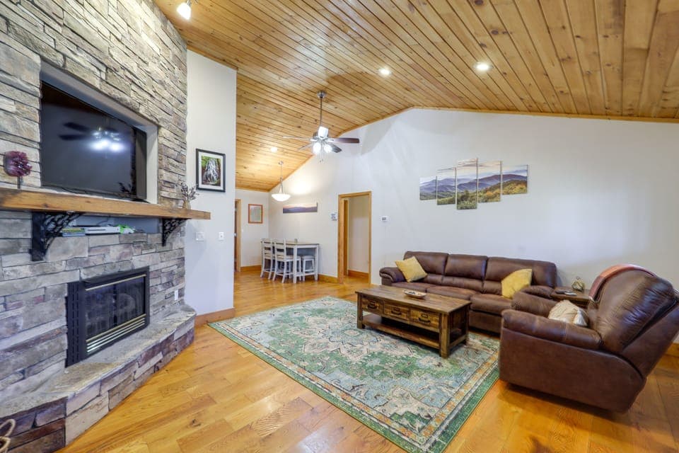 Spruce Pine Vacation Rental | 3BR | 2BA | Stairs Required | 1,257 Sq Ft