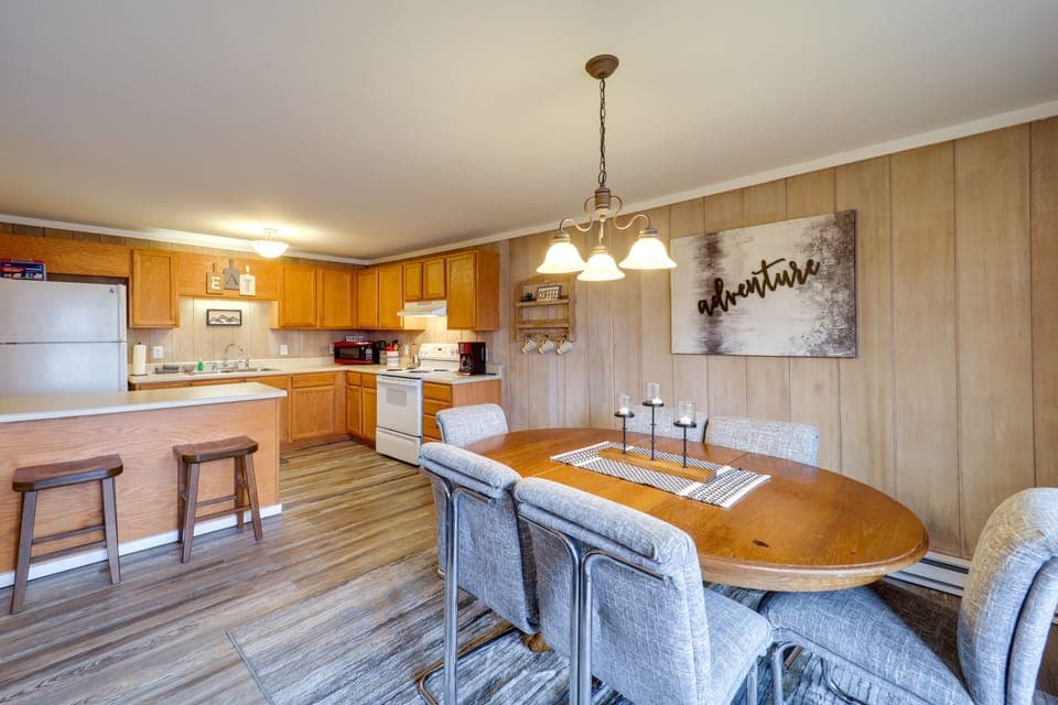 Kitchen | Electric Heating | Gas Fireplace | Free WiFi