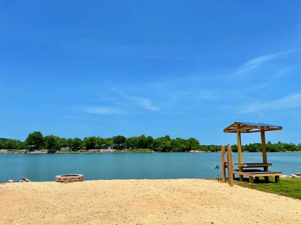 Beautiful, spacious Lot directly on the TN River. 
