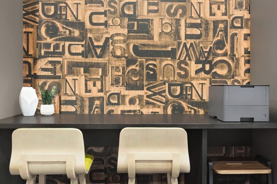 Catch up on emails comfortably in the on-site workspace.
