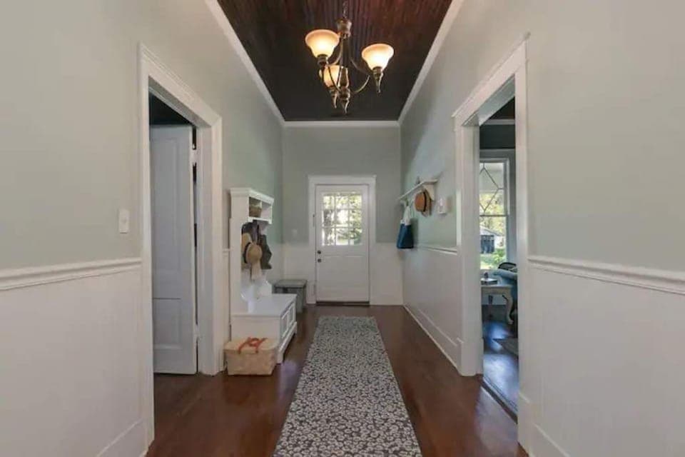 Secondary hallway