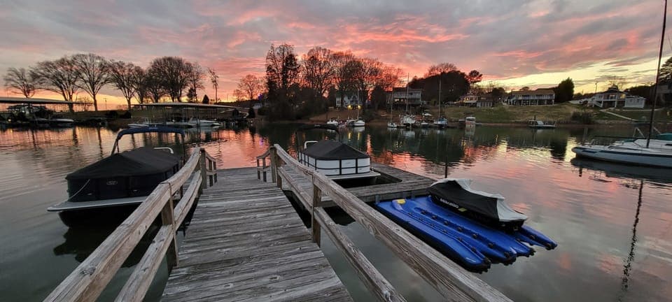 Dock with Sunset View. Rental Boats & Rental Jet Ski.