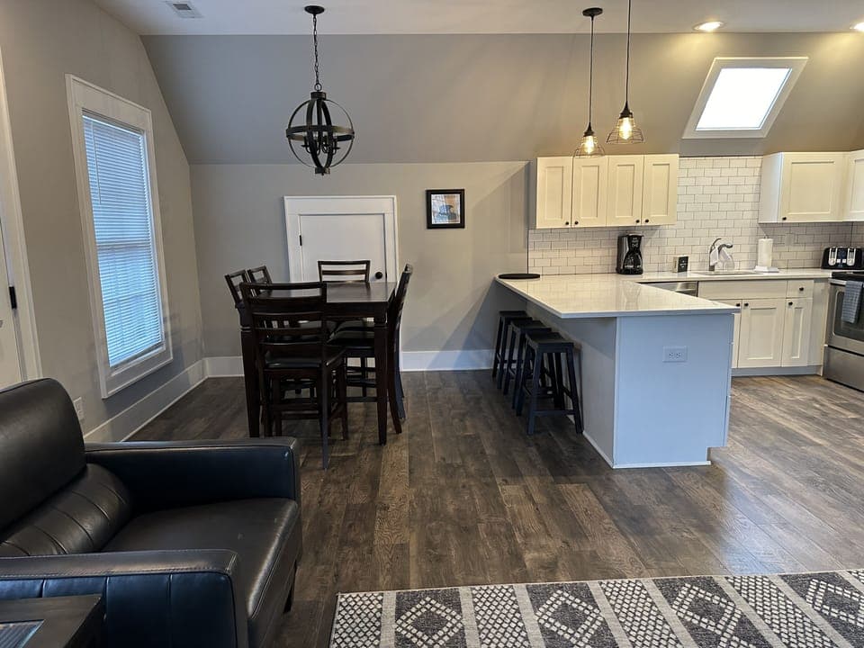 Dining/Kitchen