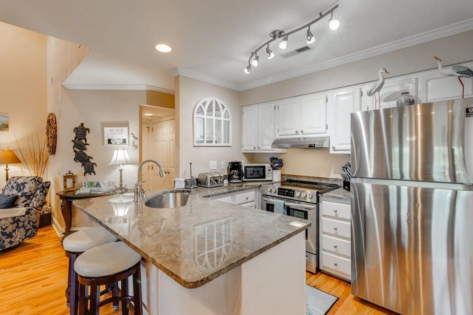Kitchen - Breakfast Bar