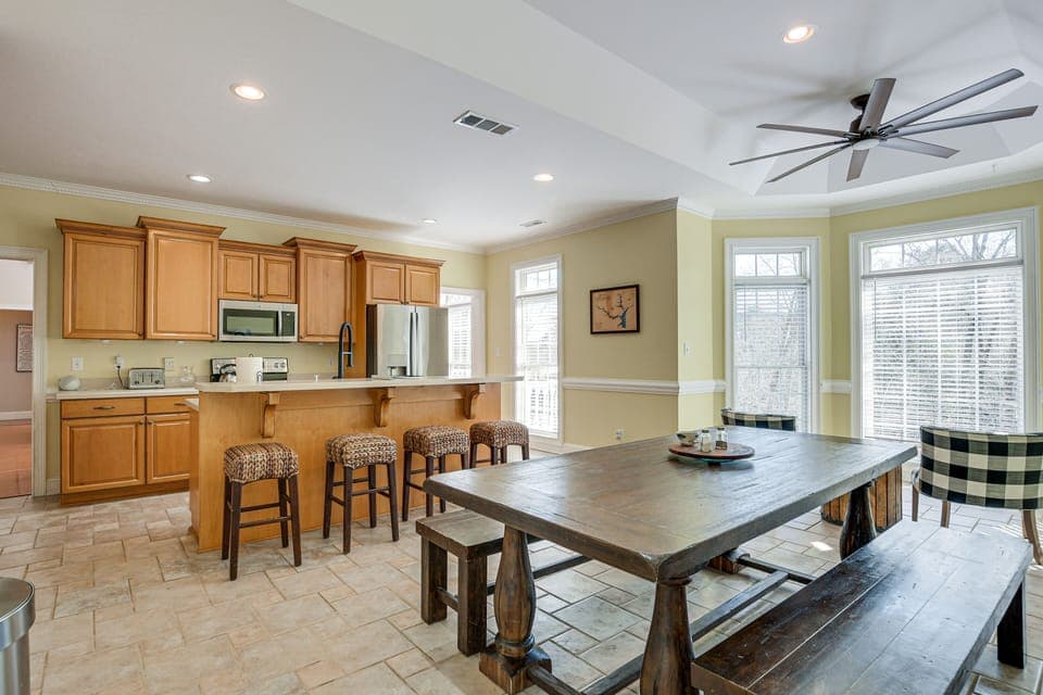 Dining Area | Main Level | Dishware & Flatware Provided