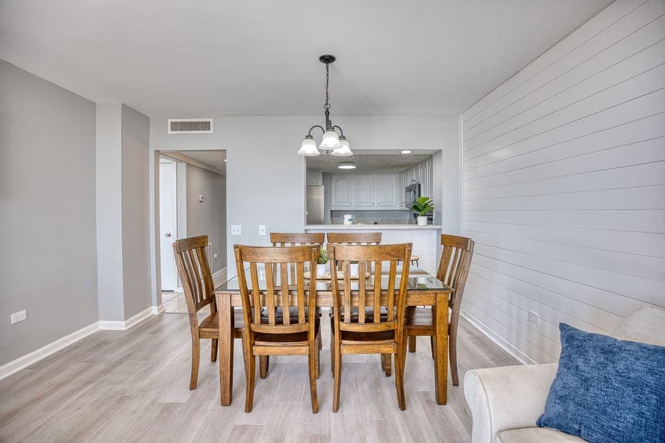 Dining Room Table 