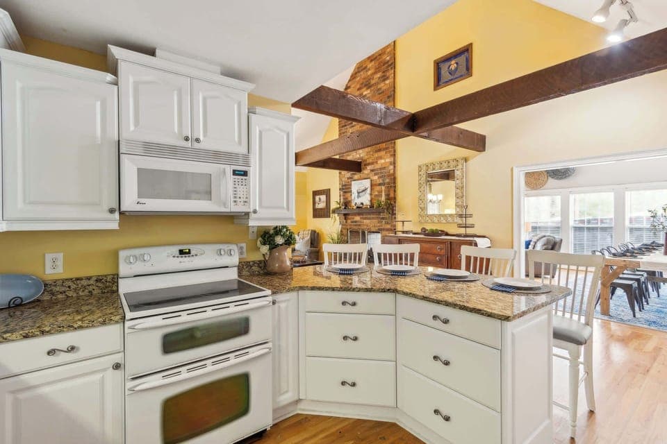 A family-friendly kitchen perfect for whipping up meals and sharing good times