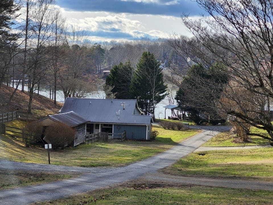 LAKEVIEW