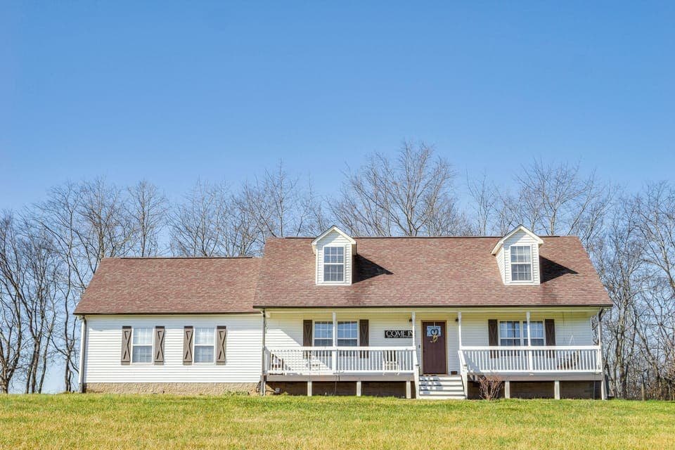 Columbia Vacation Rental | 3BR | 2.5BA | 1,886 Sq Ft | Stairs Required to Enter