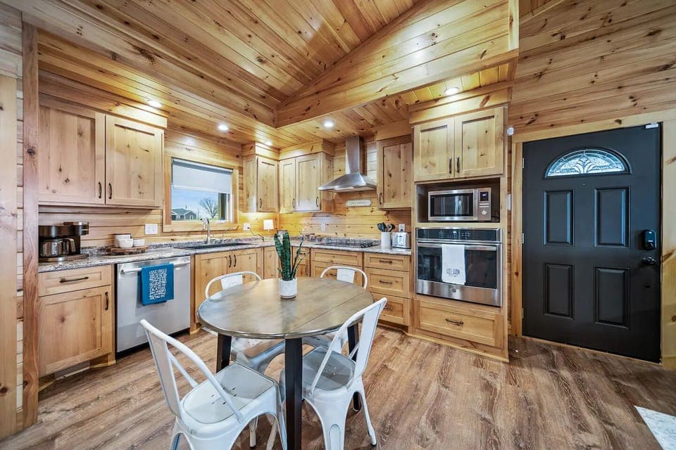 KITCHEN AREA
