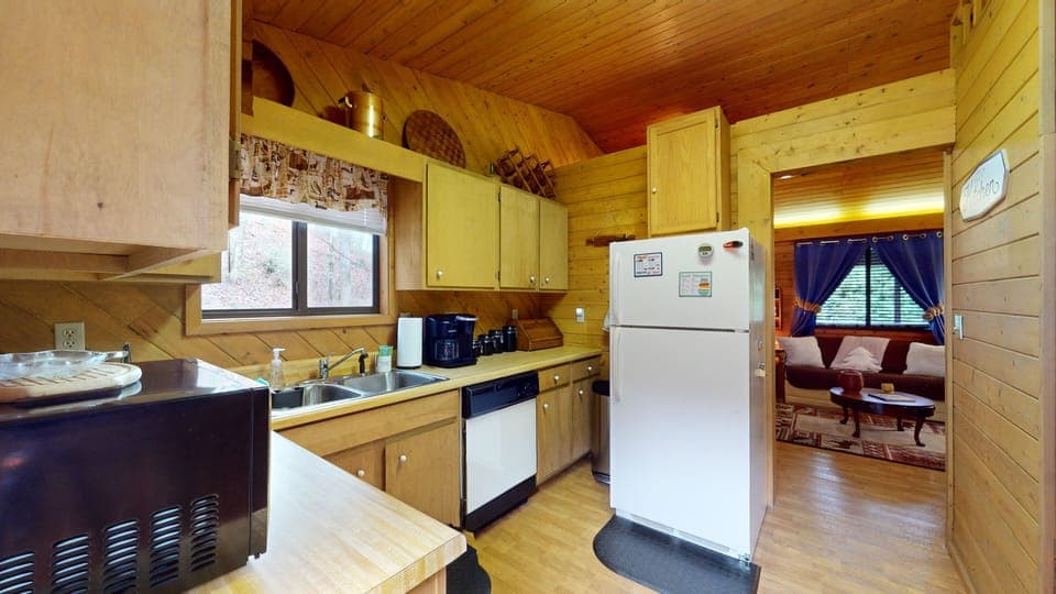 Full kitchen