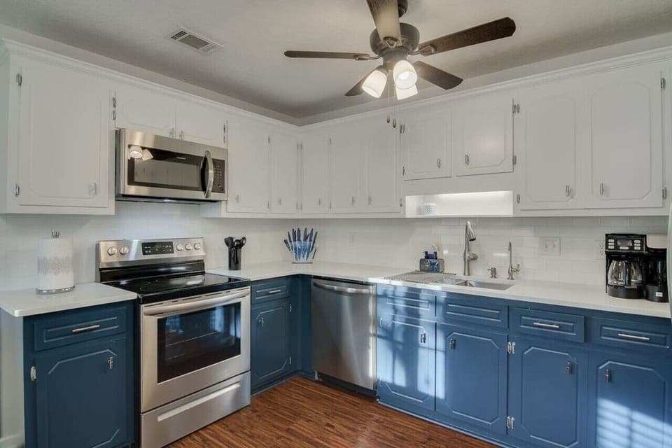 Fully equipped-kitchen is ready for you to show off your culinary skills!