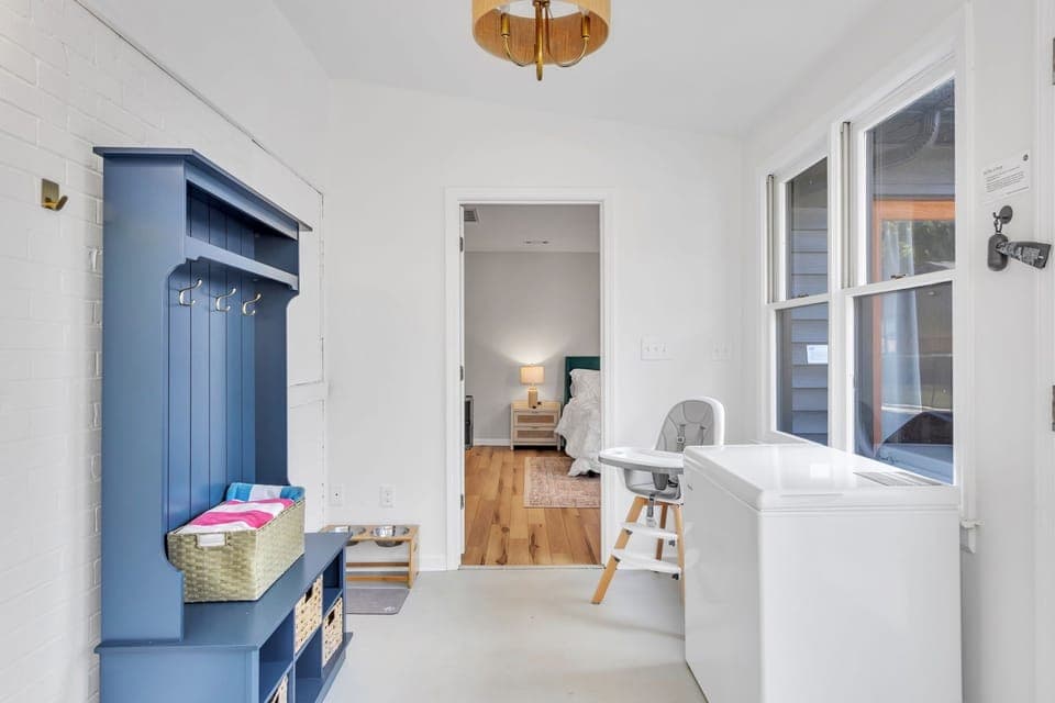 Sunroom w/high chair, dining/card/sipping wine table, opens to pool/private yard