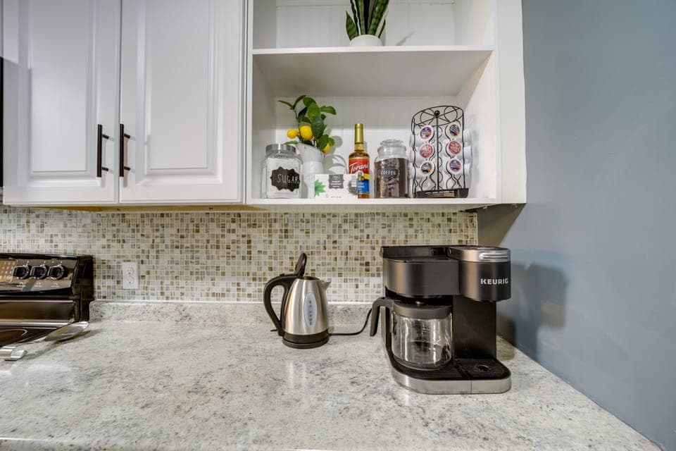 Keurig Coffee maker and tea pot