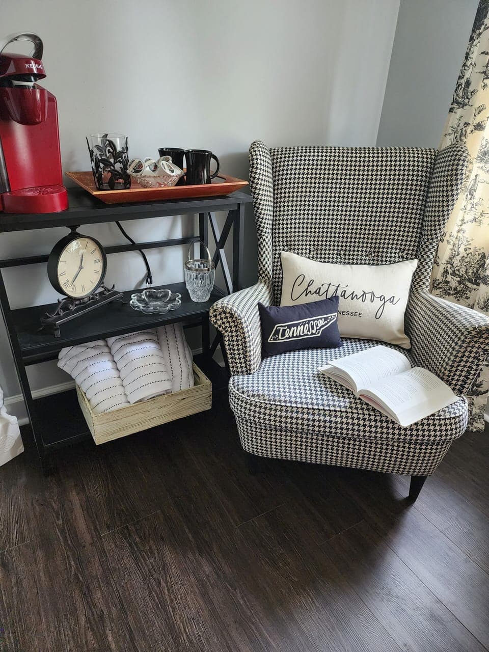 Sitting area in second bedroom
