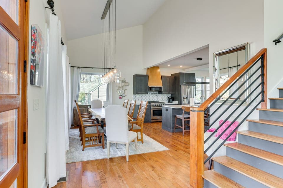 Dining Area | Dishware/Flatware | 1st Floor