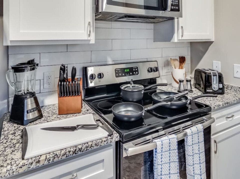 Well-Equipped Kitchen. All the basics shwon, and MORE, included to make a home cooked Meal