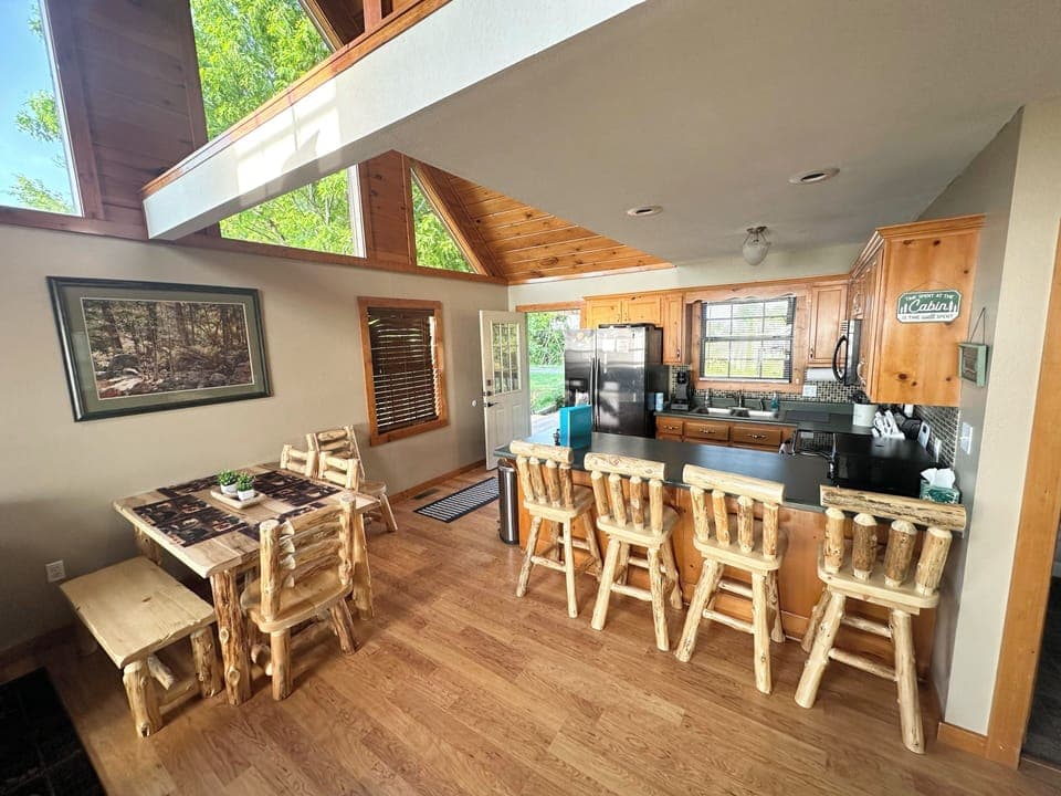 kitchen & dining room 