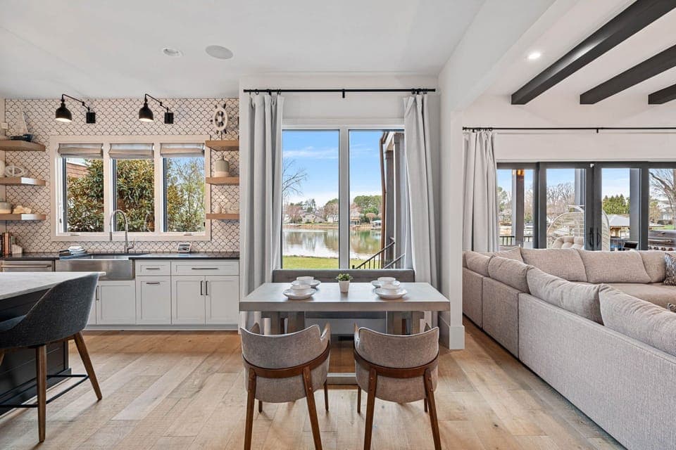 Eat in kitchen dining for 4.