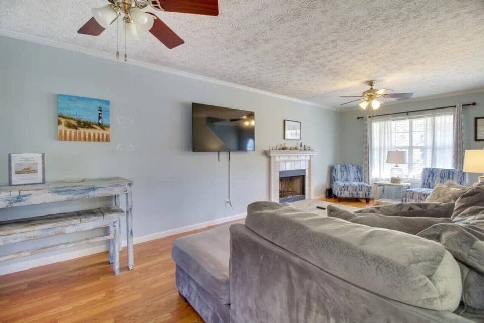 Living room with smart tv.