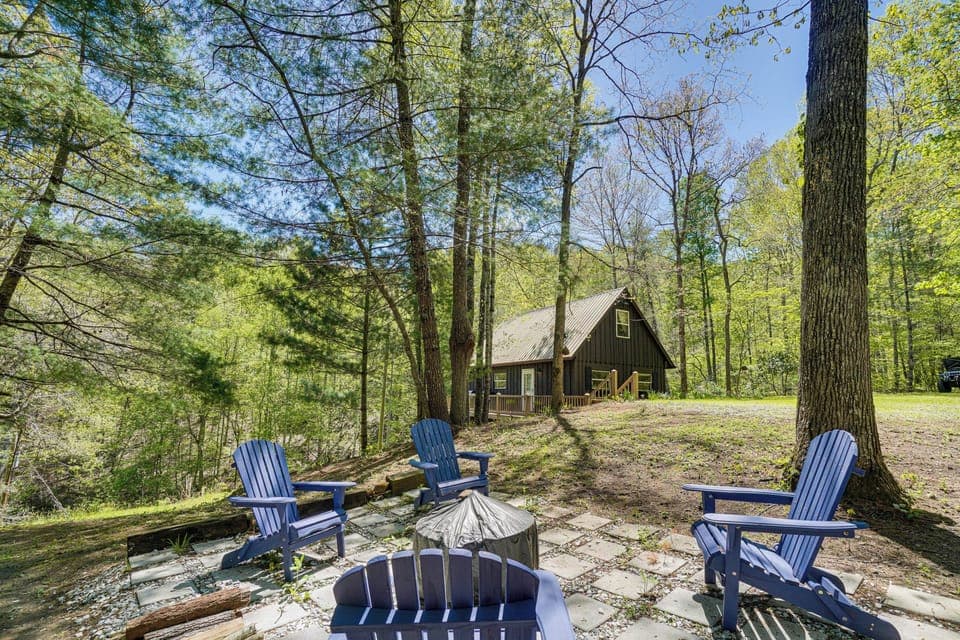 Murphy Vacation Rental | 2BR | 2BA | 1,100 Sq Ft | Stairs Required