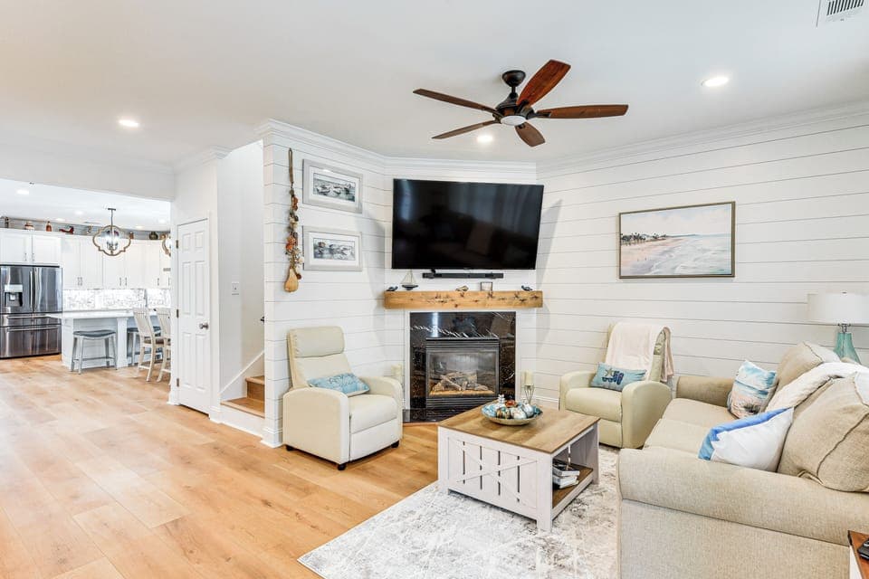 Living Room | Queen Sleeper Sofa | 1st Floor