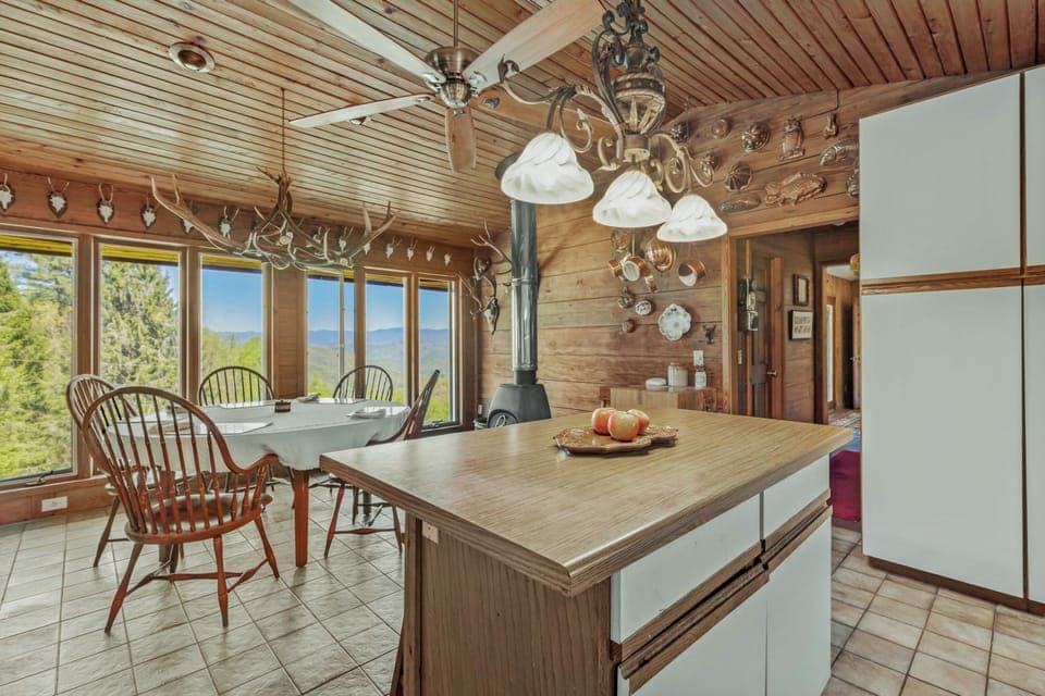 Kitchen/Dining