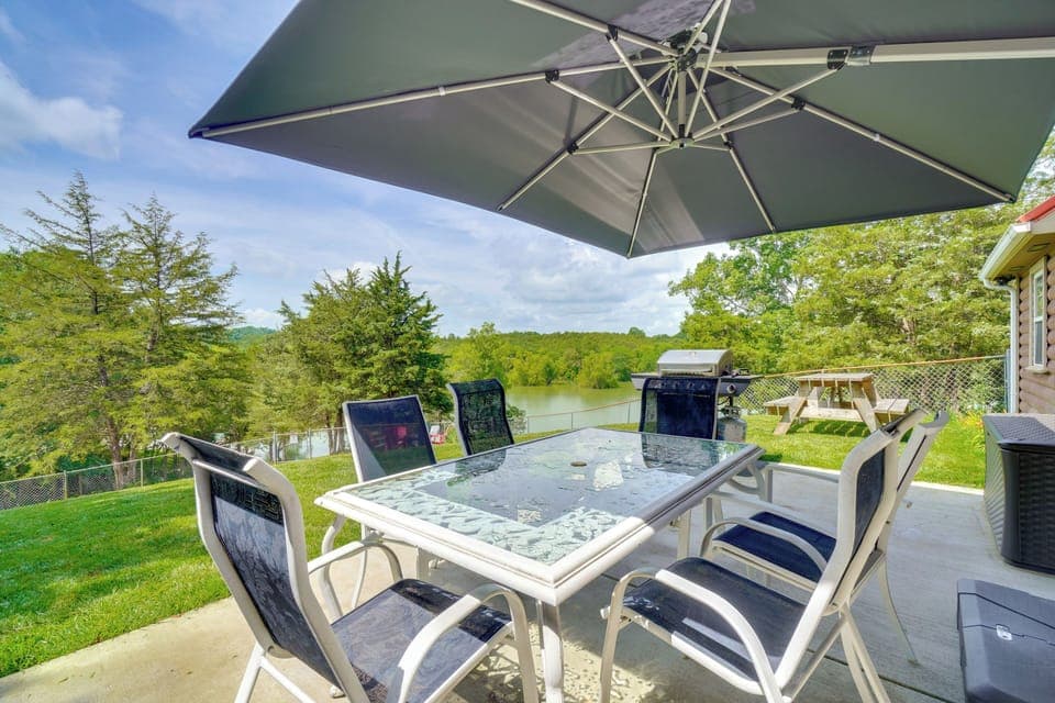 Dandridge Vacation Rental | 3BR | 2BA | 2,000 Sq Ft | Step-Free Entry