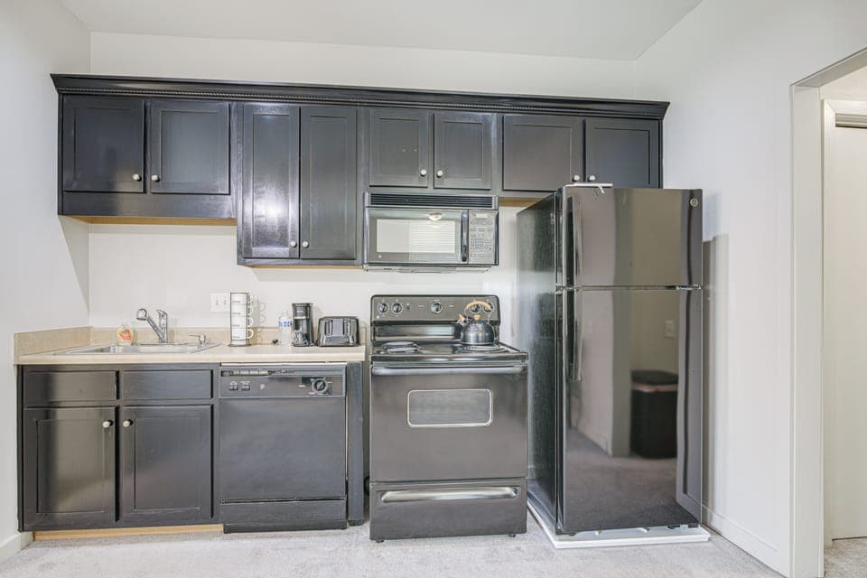 Kitchen | Keurig Coffee Maker | Toaster | Trash Bags & Paper Towels