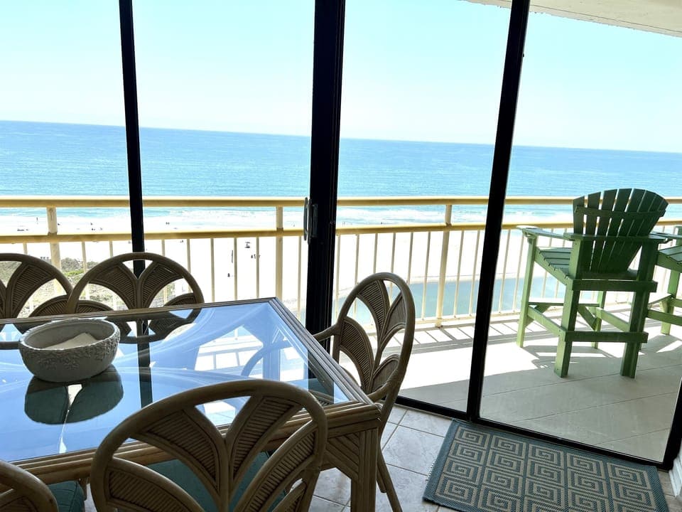 Oceanfront Dining for Six