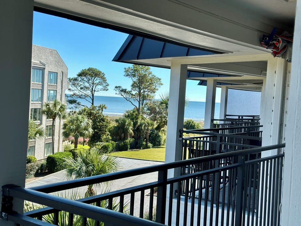 Balcony - Beautiful view of the ocean from the balcony