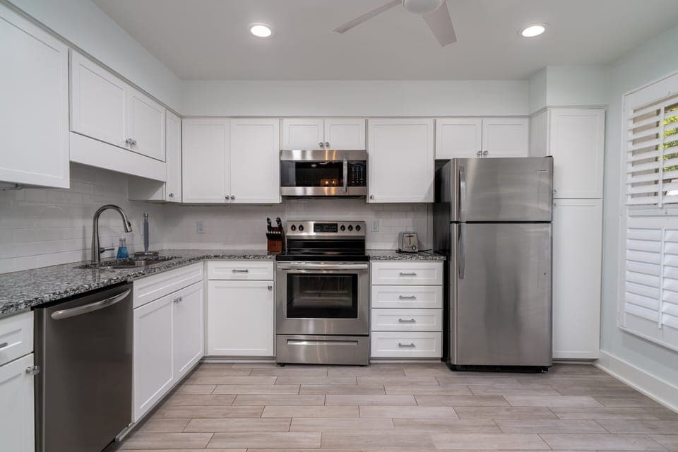 The kitchen has ample space