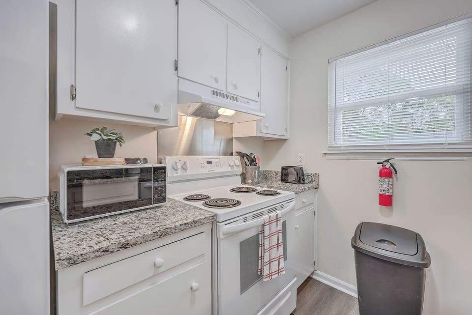 Full Kitchen with all the essentials for meal prep
