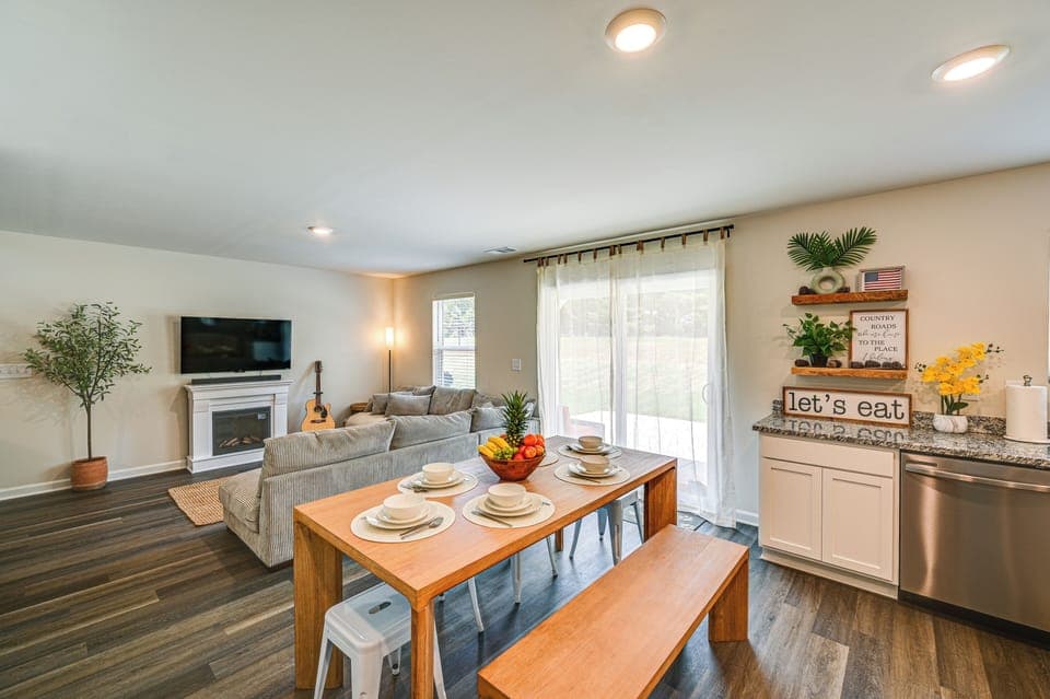 Living Room | 1st Floor | Flat-Screen TV | Electric Fireplace