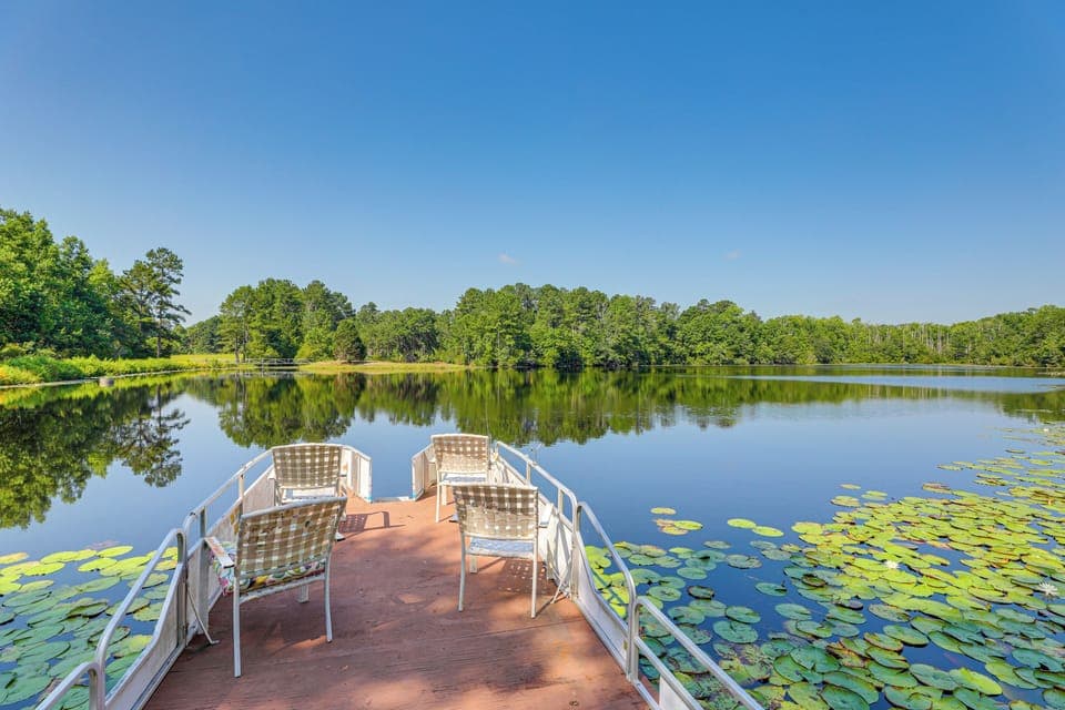 Ehrhardt Vacation Rental | 2BR | 1BA | 2,500 Sq Ft | 2 Steps Required