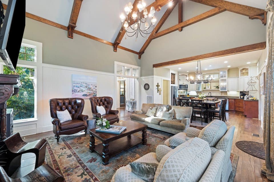 Spacious open lay-out, high ceilings and high-end design provide a luxurious beach vacation!