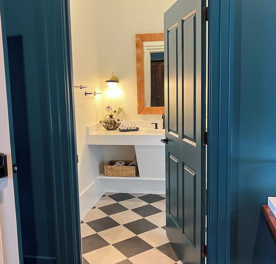 bathroom in Achilles Suite with large countertop