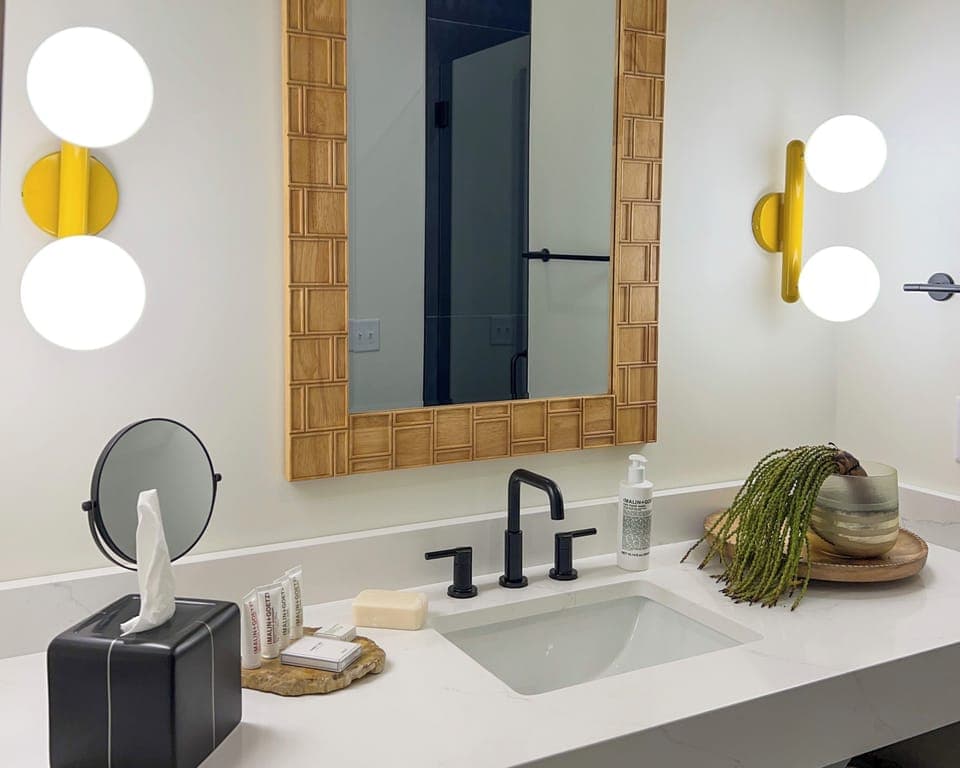 The bathroom in the Hercules Suite 