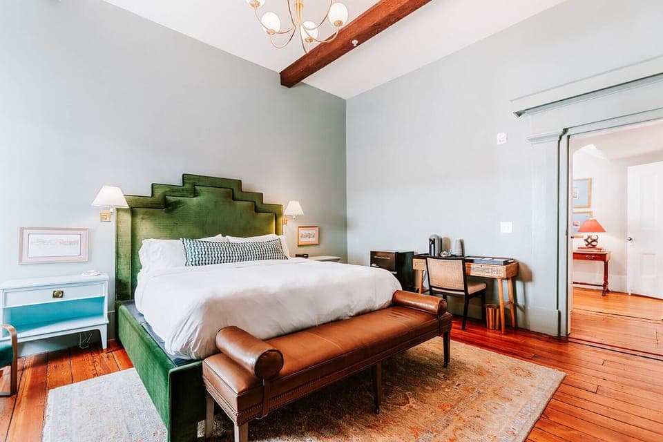 Poseidon Suite- sleeps four with one king size bed and 2 twin beds