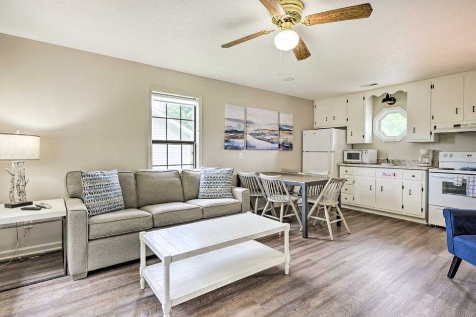 Living room & kitchen