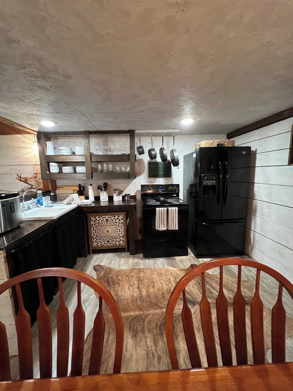 eat in kitchen