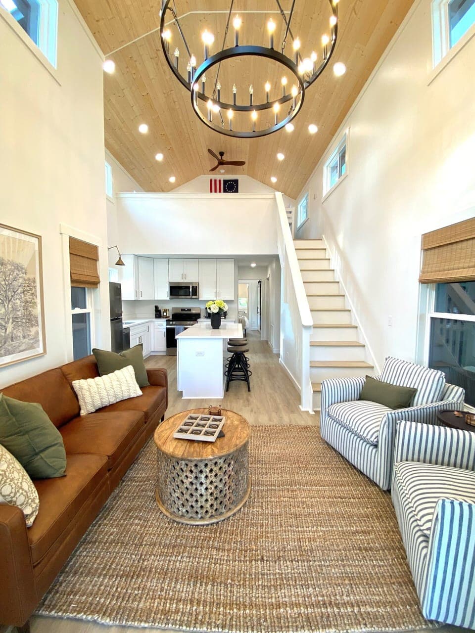 LIVING ROOM 1