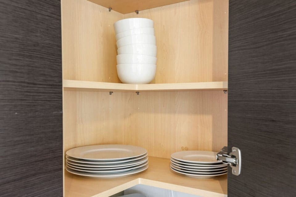 🍽️ Kitchen essentials ready with plates and bowls neatly organized, perfect for shared meals with loved ones 👨‍👩‍👧‍👦❤️
