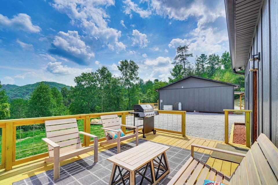 Englewood Vacation Rental | 2BR | 2BA | Step-Free Entry | 1,200 Sq Ft