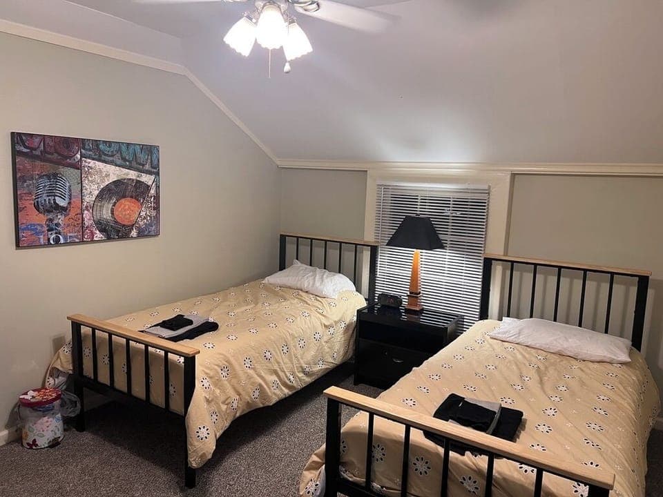 2 twin beds
