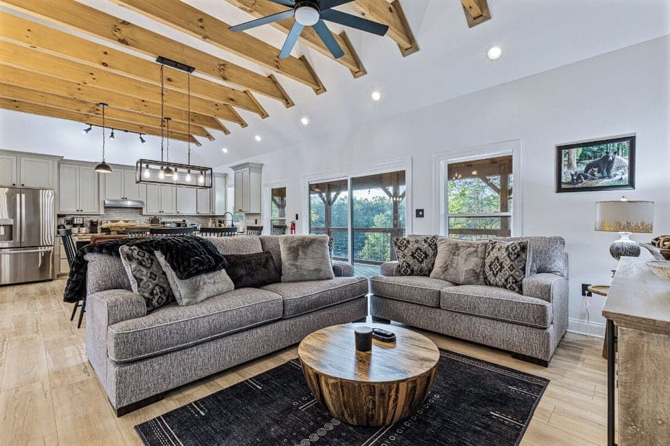 Black Bear Cove's cozy living area